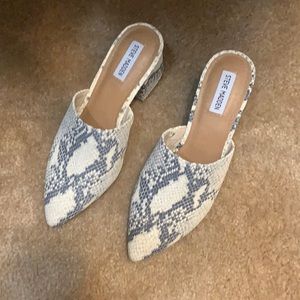 steve madden snake skin slip on heel